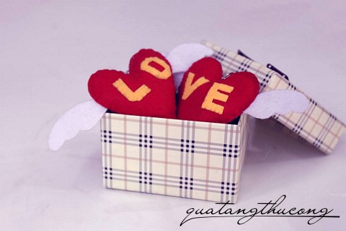 Cặp đôi trái tim chữ love